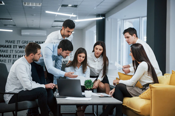 إصدار وثيقة العمل الحر للأسر المنتجة