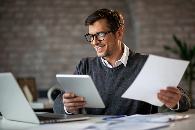 إصدار وثيقة العمل الحر للأسر المنتجة